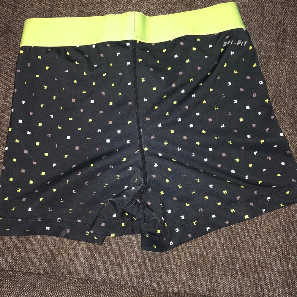 Nike shorts - Picture 2 of 3